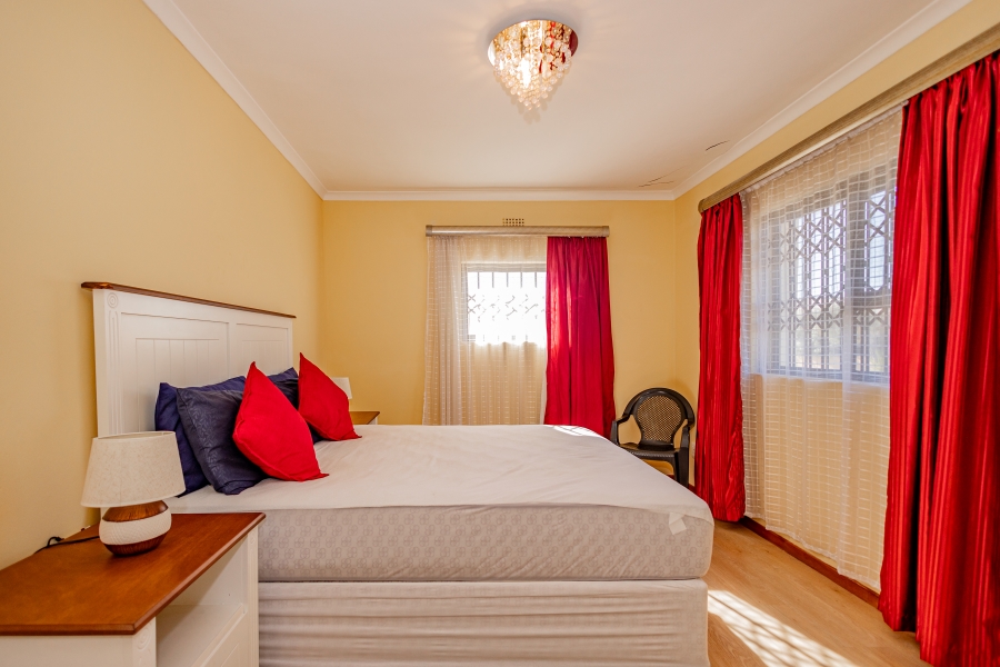 6 Bedroom Property for Sale in Sanddrift Western Cape